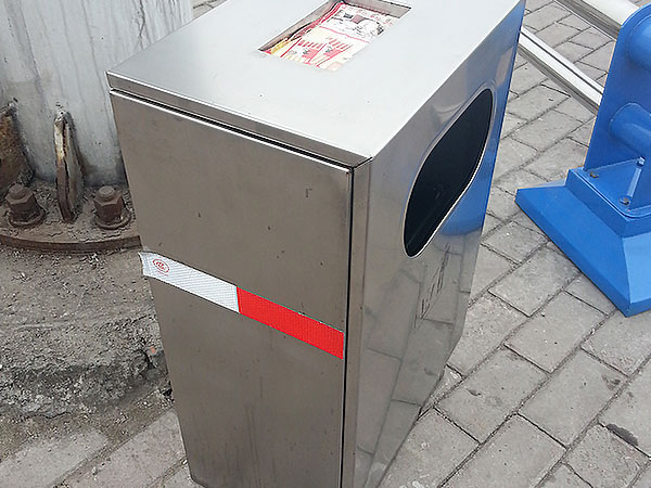 不锈钢垃圾桶